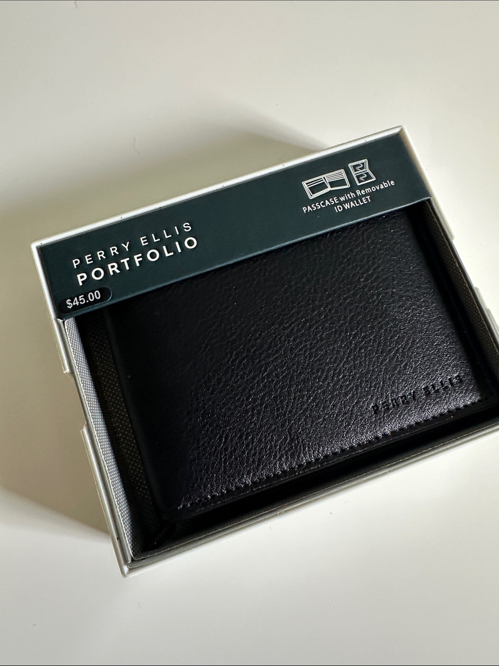 NWT Perry Ellis Portfolio Passcase with Removable ID Wallet Black